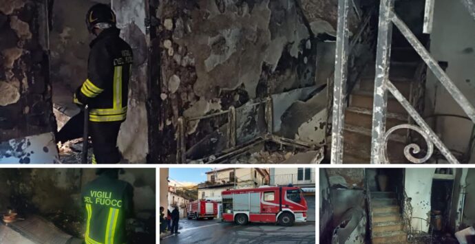 Spaventoso incendio a Monterosso Calabro, casa di tre piani in fiamme: due persone ustionate