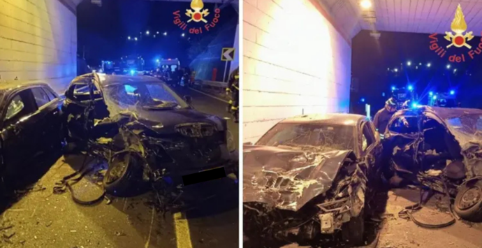 Incidente sulla statale 109 a Catanzaro, scontro frontale tra 2 auto: morto un 15enne, feriti altri 6 giovani