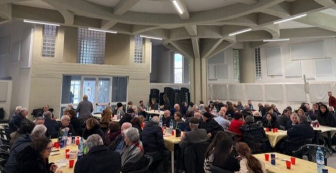 Il Comune di Jonadi ha celebrato il Natale assieme agli anziani con un pranzo sociale per oltre 200 persone