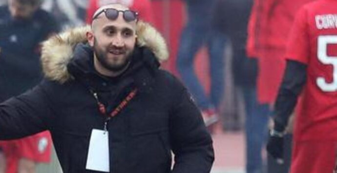Padrone dello stadio con l’aiuto della ‘ndrangheta, per il gip il capo ultras del Milan Luca Lucci dominava così il territorio