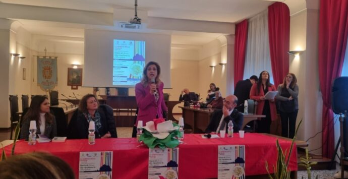 Mileto, il procuratore Marisa Manzini agli studenti: «Bisogna avere il coraggio di denunciare per riacquistare dignità e libertà»