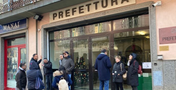 Niente rinnovo per 45 infermieri e oss: «Hanno scoperto oggi che domani sarà il loro ultimo giorno di lavoro, ma la sanità vibonese non può permettersi di perderli»