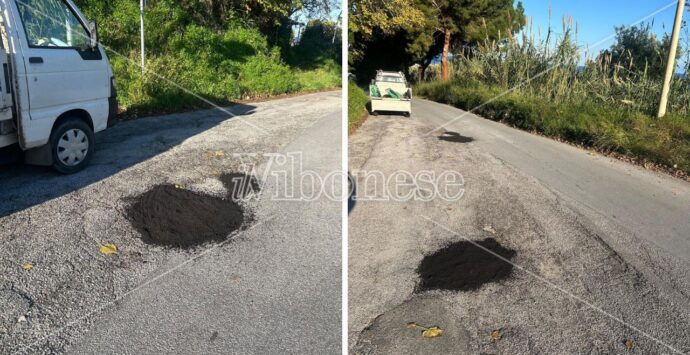 Tropea, dopo la segnalazione de Il Vibonese il Comune ripara tutte le buche sulla strada di Contrada la Grazia causate dal maltempo