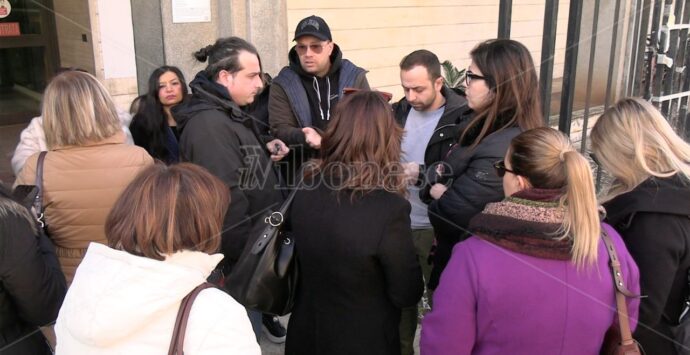 Tu sì, tu no… brucia l’esclusione beffa degli operatori sanitari di Vibo che non si sono visti rinnovare il contratto: «Un’ingiustizia»
