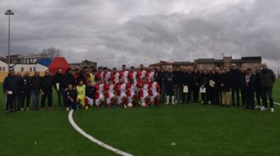 Mileto, prima ufficiale sul nuovo campo di gioco in erba sintetica tra calcio e amarcord – Foto