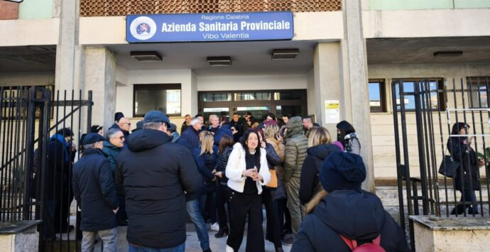 Mancato rinnovo per infermieri e oss, Barillari: «In difficoltà famiglie e servizi sanitari di Vibo e provincia»