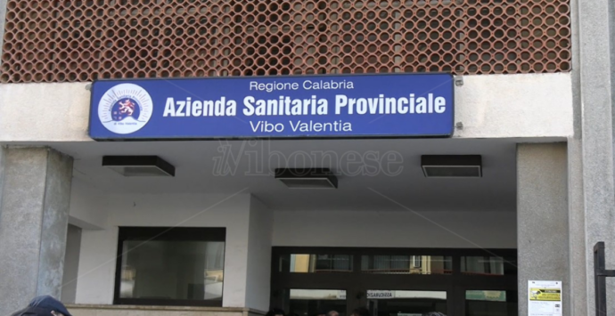 Vibo, l’Asp approva il bilancio: su le spese per personale e servizi (6 milioni), giù la perdita d’esercizio (meno 4 milioni)