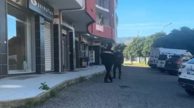 Miracolo in Calabria: bambina di 4 anni cade dal secondo piano, non si fa nulla e comincia a cercare la mamma