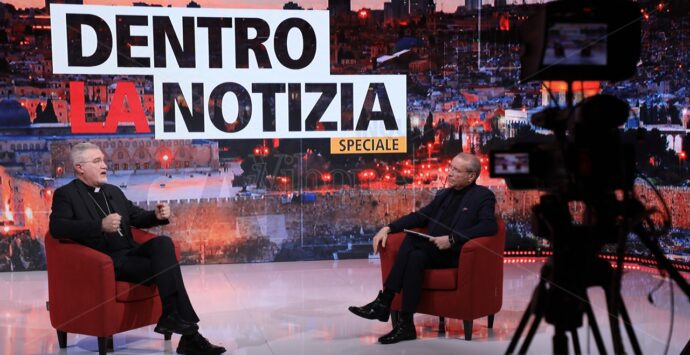 Il vescovo Attilio Nostro racconta il suo viaggio in Terra Santa: «La guerra la fanno gli stupidi ma se gli intellettuali non parlano restano solo loro»