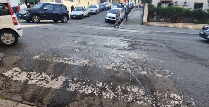 Reggio Calabria, venditore ambulante si cosparge di benzina e tenta di darsi fuoco