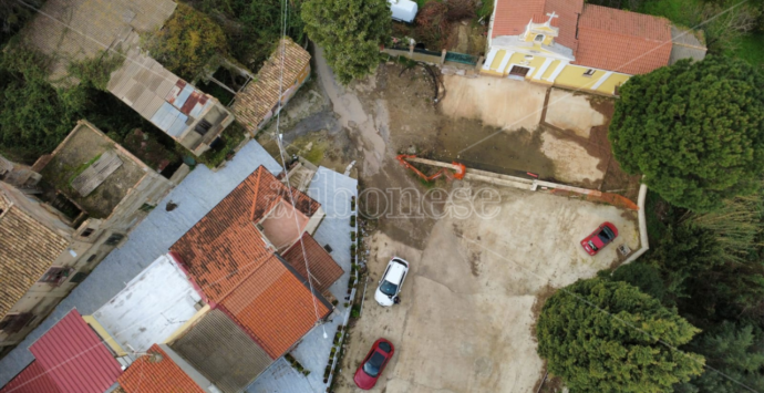 Vibo, i lavori (fermi) nell’antico borgo di San Pietro appaiono come uno sfregio architettonico. Montesanti: «Da brividi»