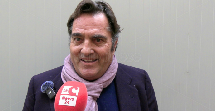 «Mio padre amava Vibo, intitolargli il teatro sarebbe bellissimo»: il figlio di Raf Vallone rilancia l’idea