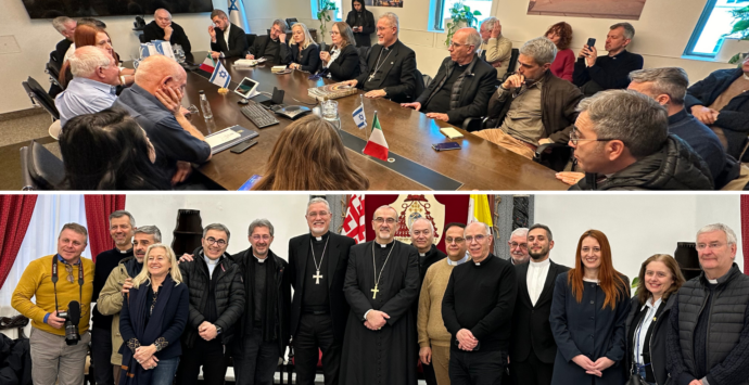 Rilancio dei pellegrinaggi in Terra Santa, il vescovo Nostro e i sacerdoti vibonesi incontrano il ministro israeliano del Turismo