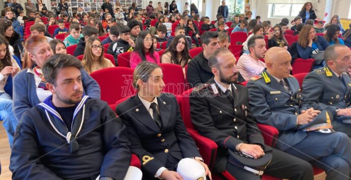 “Un calcio al bullismo”, a Vibo Marina trionfa il rispetto per il prossimo: «Insieme contro un fenomeno odioso e dilagante» – VIDEO