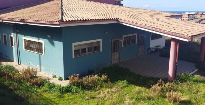 Pizzo, Adesione Democratica si scaglia contro l’amministrazione comunale: «L’Auditorium Sant’Antonio è preda del degrado»
