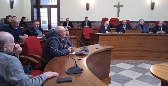Sanità Vibo, Sinistra italiana critica i sindaci: «In Conferenza hanno perso un’occasione, non basta indignarsi»