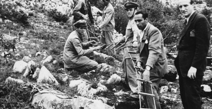 Vibo, Fratelli d’Italia e Gioventù nazionale ricordano le vittime delle foibe: «Tragedia a lungo dimenticata»