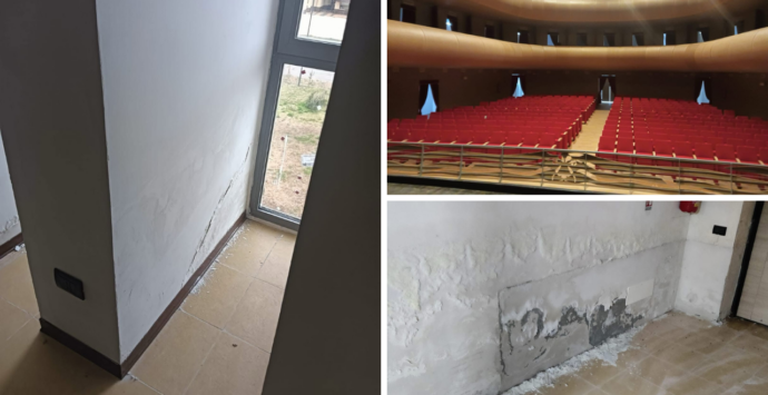 Teatro di Vibo chiuso e con la muffa, l’ex sindaco Limardo: «Il Pd se ne interessa solo ora, la tecnica dello scarica barile non funziona più»