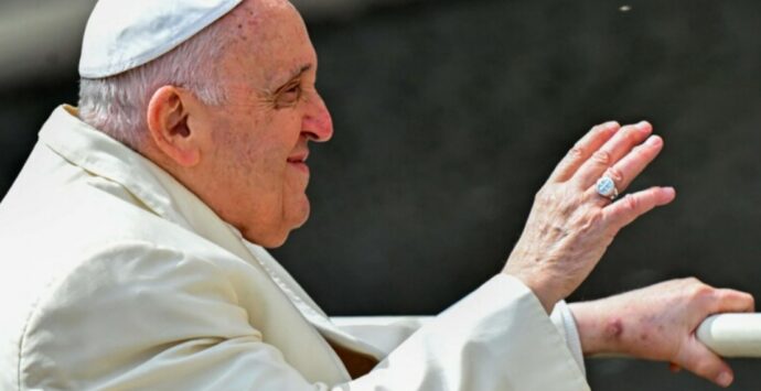Papa Francesco, un’onda di commozione attraversa il Vibonese dopo la sua scomparsa