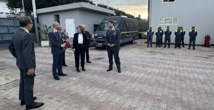 Il prefetto di Vibo Colosimo in visita al comando provinciale e al reparto operativo aeronavale della Guardia di Finanza