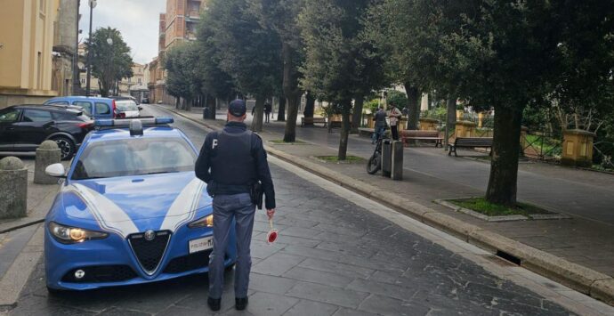 A bordo della sua auto scippò due donne a Vibo trascinandole per terra: arrestato in Romania