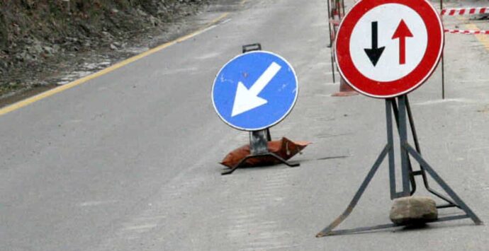 Capistrano, ordinanza di senso unico alternato sulla Sp 93 fino ad aprile per la messa in sicurezza delle barriere stradali