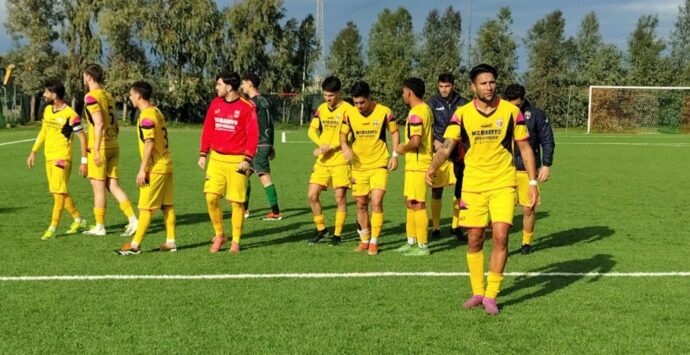 Eccellenza, il Soriano torna con tre punti da Ardore e vede i play off. Figliomeni: «Vittoria importante, ma teniamo i piedi per terra»