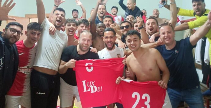 Terza Categoria, vittoria e dedica speciale per la capolista Tropea. L’asd Mileto asfalta (5-2) il Pernocari nello scontro play off