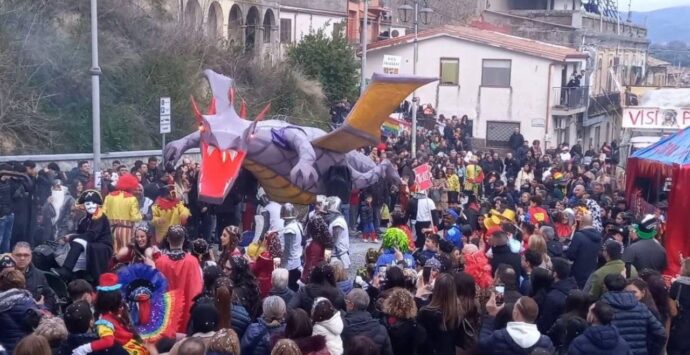 Carnevale a Maierato tra balli e maschere, i volontari: «Un evento che ha portato gioia e spensieratezza»