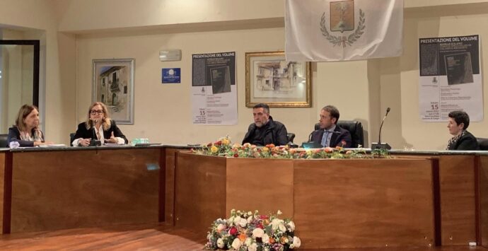 Zungri celebra Achille Solano e il suo “Corpus speluncarum Calabria medioevi”: «Ha capito per primo il valore delle nostre Grotte»