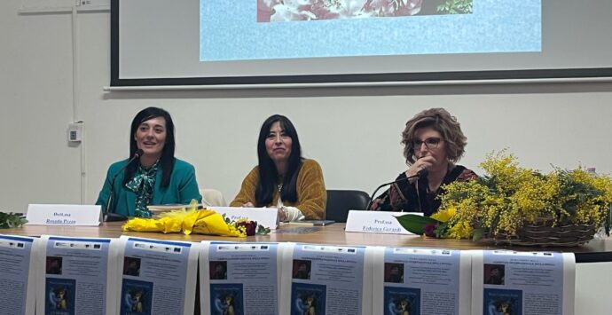 Donne, emancipazione e diritti: all’Archivio di Stato di Vibo presentato il libro La signora del pavone blu di Maria Concetta Preta
