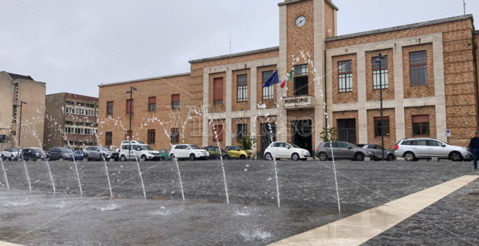 La nuova piazza Municipio non piace a 8 vibonesi su 10: i risultati del nostro sondaggio – VIDEO