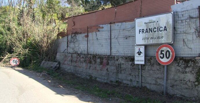 Dramma della solitudine a Francica, anziano trovato morto in casa: non si avevano sue notizie da 20 giorni