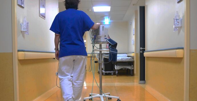 Sanità Vibo, Nursing up: «Bene le assunzioni di infermieri e oss, ora serve una svolta per il riconoscimento retribuzione della produttività»