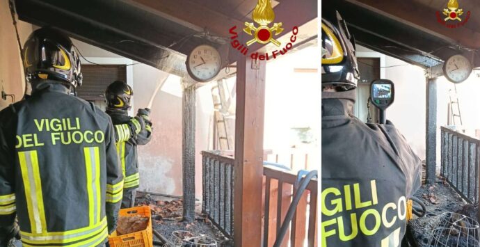 Paravati, incendio coinvolge una veranda in legno: intervengono i vigili del fuoco