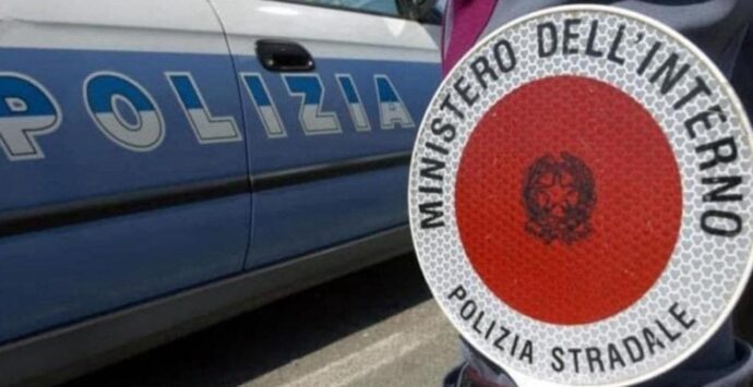 Soriano, anziano cade in casa e resta per giorni a terra: salvato dalla polizia stradale