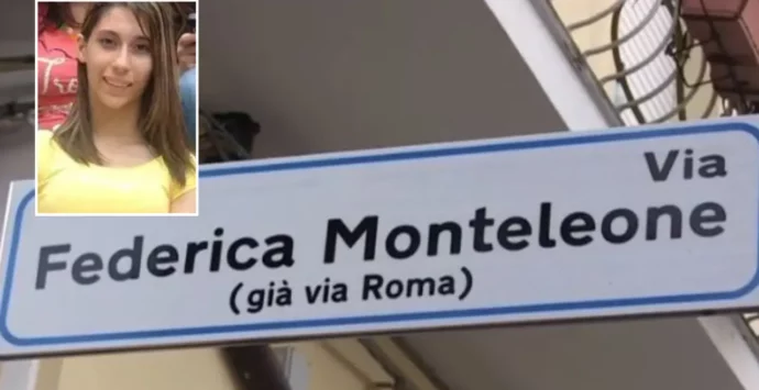 La famiglia Monteleone dona un defibrillatore a Vibo Marina: installato nella via che oggi porta il nome di Federica