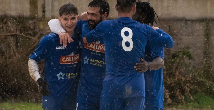 Prima Categoria, l’Asd Pizzo completa una straordinaria rimonta e passerà la Pasqua in vetta. Il Sant’Onofrio concede spettacolo e fa 3-3 a Taverna