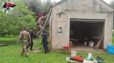 Scoperta una raffineria clandestina di droga: un quintale di cocaina in un casolare abbandonato – VIDEO