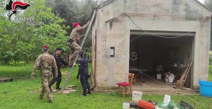 Scoperta una raffineria clandestina di droga: un quintale di cocaina in un casolare abbandonato – VIDEO
