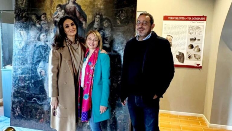 Soriano, Maria Grazia Cucinotta in visita al Polo Museale. La direttrice Preta: «Motivo di grande vanto attirare personalità di spicco»
