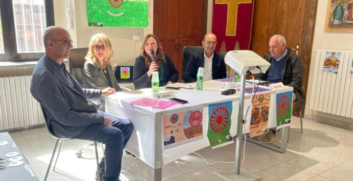Mileto, nella Casa della Cultura il bilancio del progetto d’integrazione sociale “Orizzonti Rom: tra memoria, arte e resilienza”