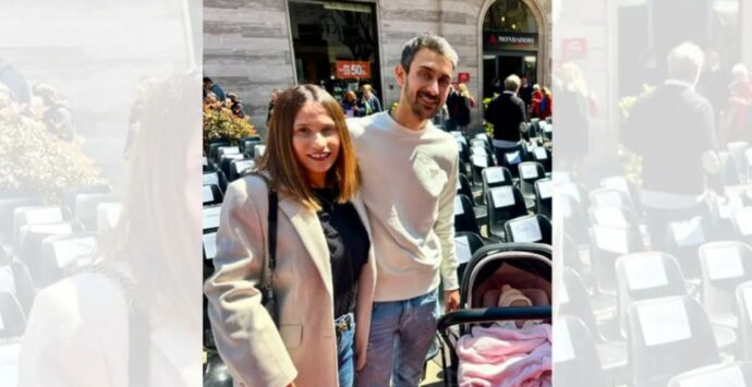 Neonata rapita, la mamma alla Festa della Polizia di Stato a Cosenza: «Sofia oggi è qui grazie a voi»