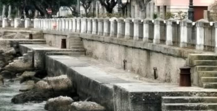 Vibo Marina, tutelare le antiche bitte d’ormeggio ricavate da colossali cannoni: l’appello di Montesanti