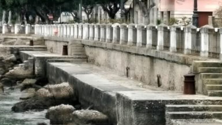 Vibo Marina, tutelare le antiche bitte d’ormeggio ricavate da colossali cannoni: l’appello di Montesanti