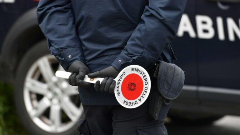 Nel Vibonese c’è un uomo a caccia di minori: fonti dei carabinieri confermano indagini su due episodi a Nicotera e Rombiolo