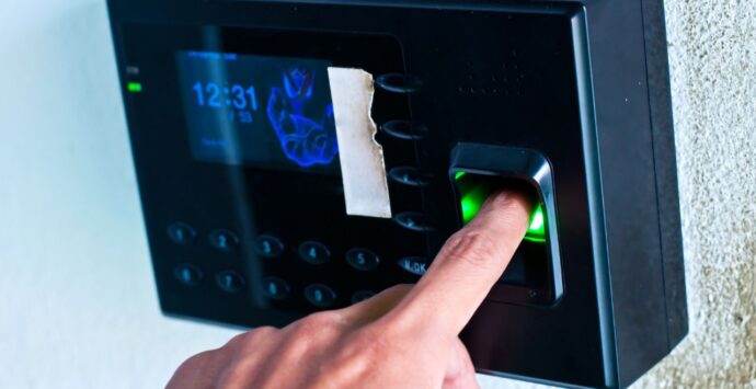 No alle impronte digitali per verificare le presenze sul posto di lavoro: la Flc-Cgil vince il ricorso contro l’istituto Galluppi di Tropea