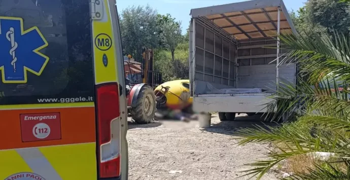 Tragedia nel Cosentino: pensionato muore travolto dal rimorchio del suo trattore