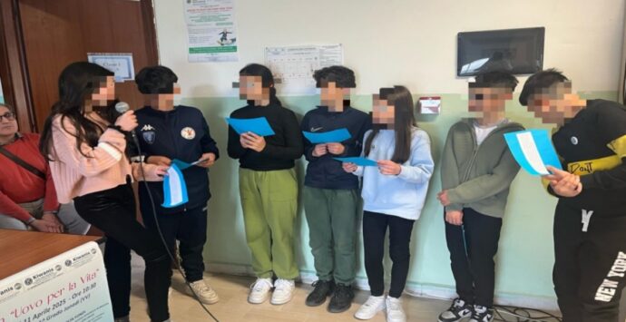 Un uovo per la vita, l’istituto comprensivo San Costantino Calabro-Mileto in prima linea nella raccolta fondi a favore dei bimbi della Bolivia