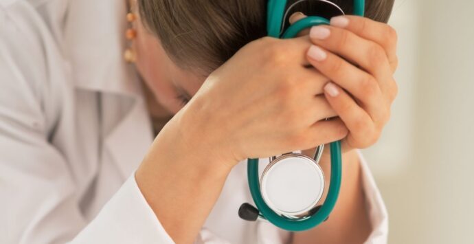 “La sanità in codice rosso”, a Vibo Valentia l’iniziativa promossa dal consigliere regionale Lo Schiavo